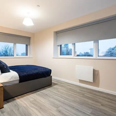 2 Bedroom Modern Apartment In Manchester Exterior photo