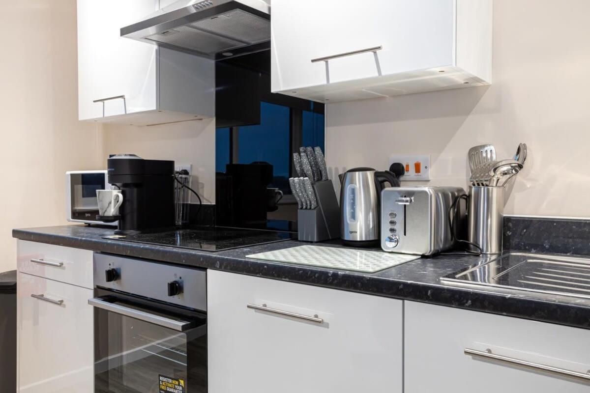2 Bedroom Modern In Apartment Manchester