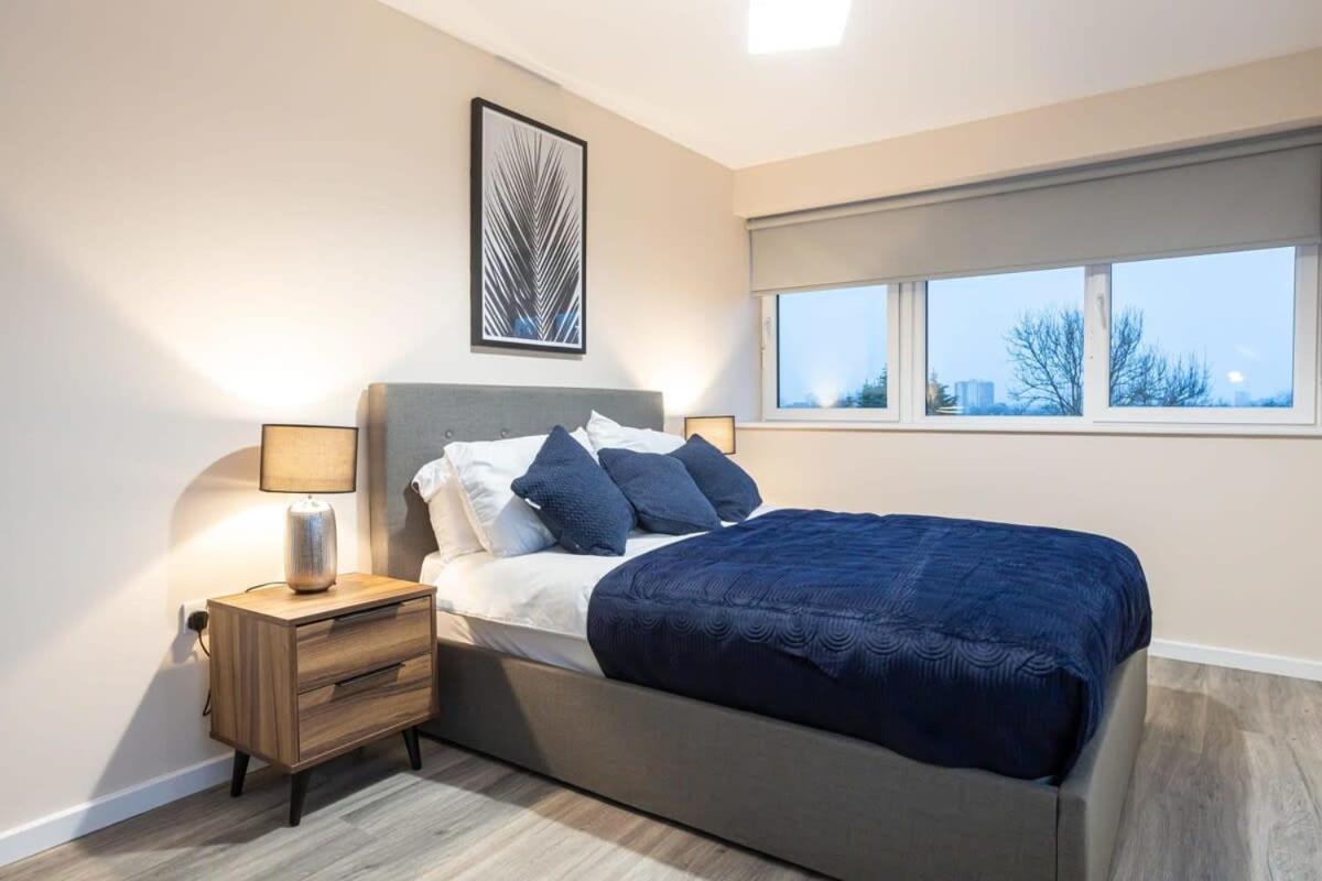 2 Bedroom Modern In Manchester